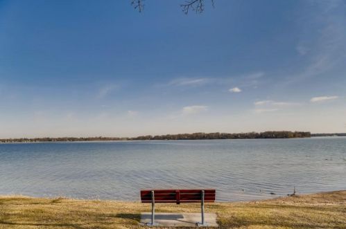 4195 Homewood Ave, Saint Paul MN  55110-3921 exterior