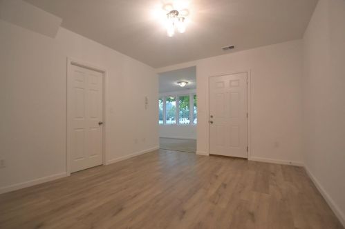 353 Morgan Blvd, Valpo IN  46383-5881 exterior