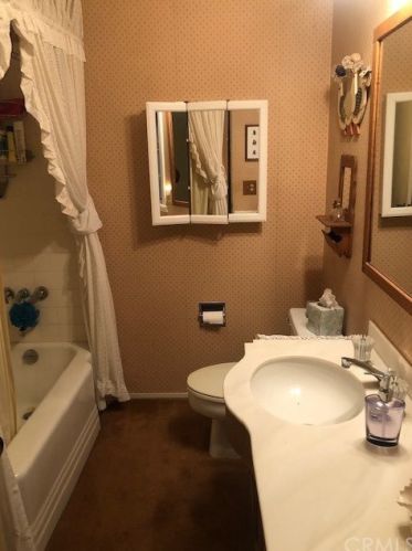 3777 Lockerbie Ln, Glendale CA 91208-1027 exterior