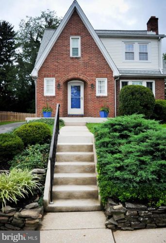 121 Rockburn St, York, PA 17402-2335