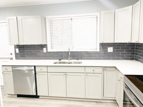 5670 Feldwood Rd, Atlanta GA  30349-2865 exterior