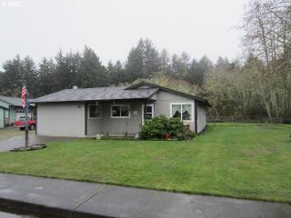 534 1st Pl, Warrenton, OR 97146-9635