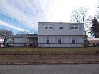 1 Arland Dr, Pawtucket, RI 02861-1503