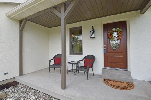 10111 Cliffwood Ct, Cincinnati, OH 45241-1086
