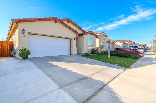 1436 Dynes St, Merced, CA 95348-9104