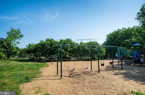 950 3rd St, Philadelphia PA  19123-2262 exterior