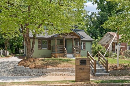 248 Holderness St, Atlanta GA  30314-3013 exterior