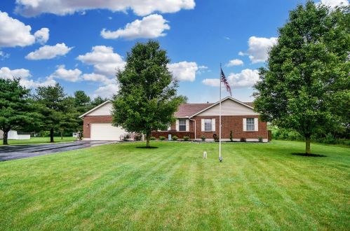 2747 Lonesome Dove Ln, Springfield, OH 45505-5133