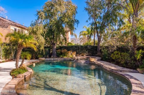 5934 Indian Terrace Dr, Simi Valley CA  93063-5771 exterior