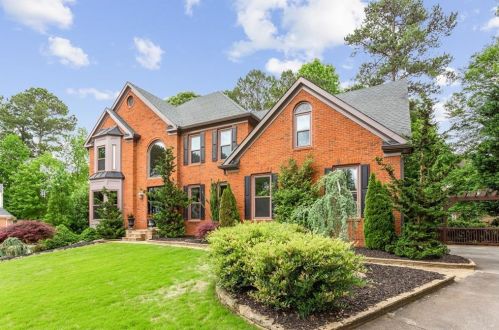 1608 Greenview Ct, Holly Springs, GA 30189-1537