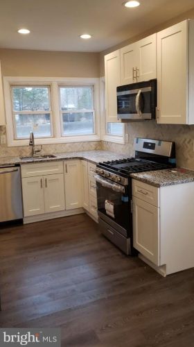45 Lakeshore Dr, Browns Mills, NJ 08015-3333