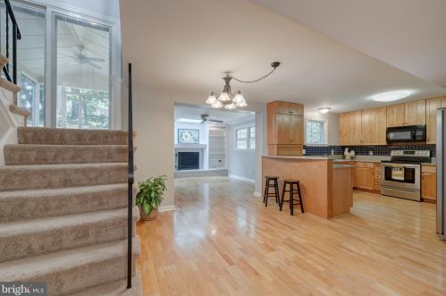 7136 Game Lord Dr, Springfield VA  22153-1318 exterior