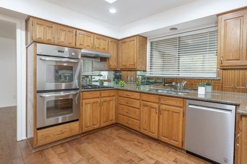 4920 Riv Bnd Dr, Fort Worth TX  76109 exterior