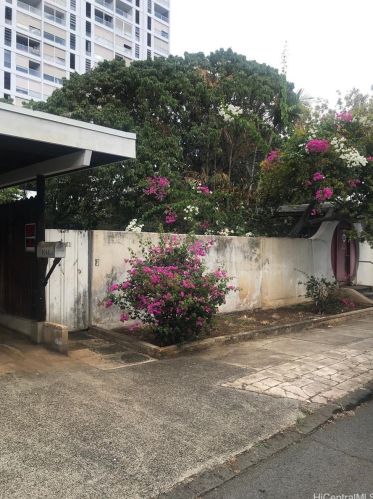 1146 Davenport St, Honolulu, HI 96822-3953