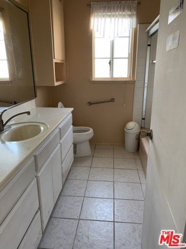 1774 Chalet Ave, Anaheim CA  92804-5536 exterior