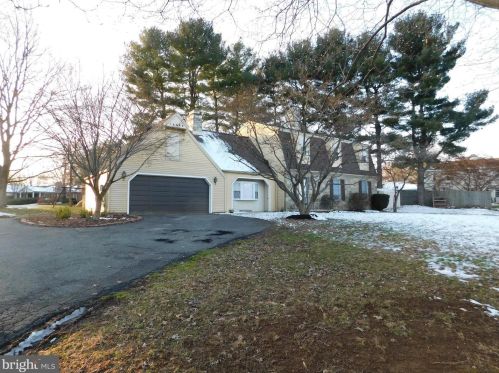 2502 Burgundy Dr, Fallston MD  21047-2112 exterior