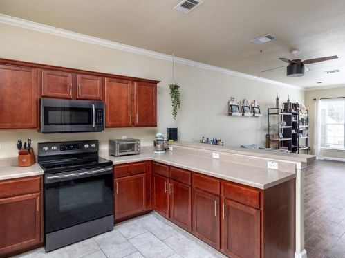 12205 Chelsea Gln Pl, Austin TX  78753-7110 exterior