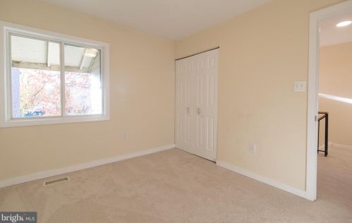 13378 Hungerford Pl, Herndon VA  20170-4365 exterior