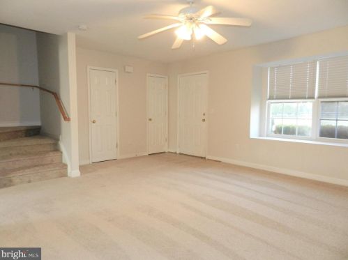 327 Ellery Ct, Fredericksburg, VA 22408-2542