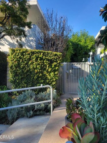 4217 Sarah St, Burbank, CA 91505-3815