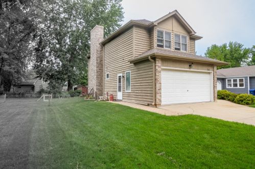 341 Garfield St, Hinckley, IL 60520-9791