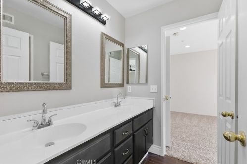 8974 Oakridge Ct, Riverside CA  92508-3095 exterior