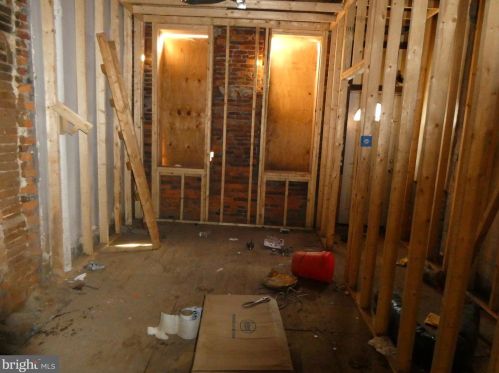 2104 9 St, Philadelphia PA 19122-1313 exterior