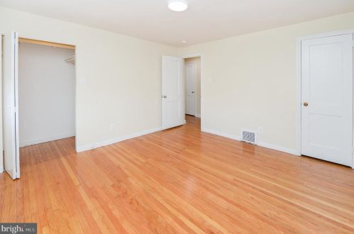 302 Cooper Ave, Camden NJ 08107-2107 exterior