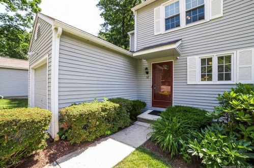 32 Quarry Village Rd, Cheshire, CT 06410-2059