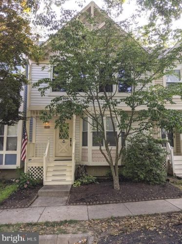9692 Poindexter Ct, Springfield, VA 22015-1867
