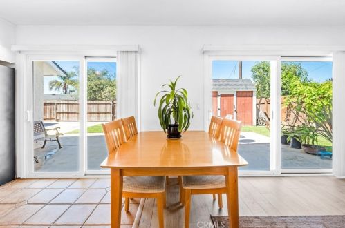 8271 Indianapolis Ave, Huntington Beach, CA 92646-5007