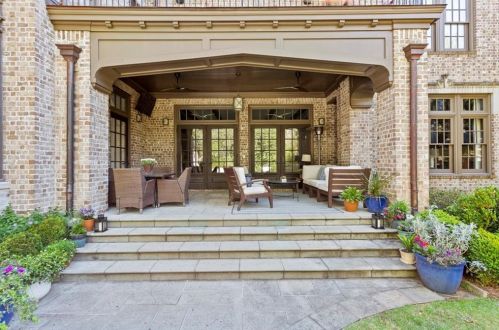 4262 Brookhaven Dr, Atlanta GA  30319-3010 exterior