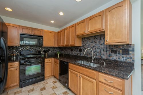 551 Lancaster Dr, Pingree Grove IL  60140-9156 exterior