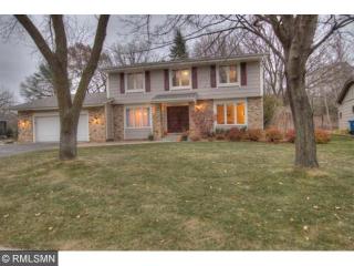 8629 Wood Cliff Rd, Minneapolis MN  55438-1568 exterior
