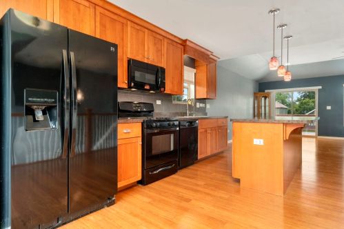 1311 Hosmer St, Joliet, IL 60435-4009