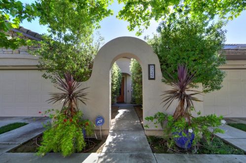 9249 Herbon Way, Elk Grove, CA 95758-7108