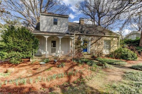 222 Ridgeway Dr, Greensboro, NC 27403-1527