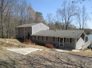 664 Sleepy Hollow Dr, Wirtz, VA 24184-3588