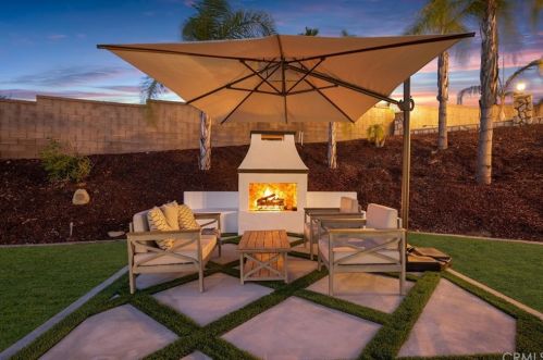 17426 Half Moon Ct, Riverside CA  92503-7055 exterior