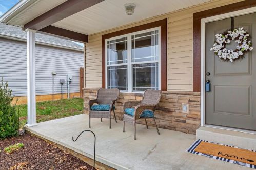 2018 Burlington Dr, Horine, MO 63070-2834