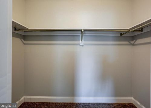 209 Valleybrook Dr, Lancaster PA  17601-4623 exterior