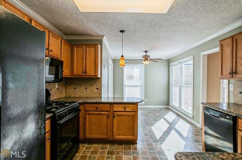 50 Davis Rd, Hiram, GA 30141-0046