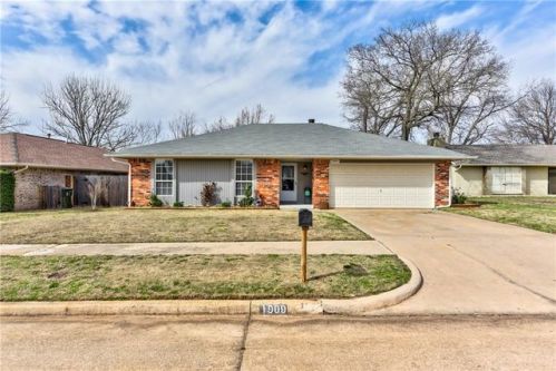 1909 Shelby Ct, Norman, OK 73071-2213