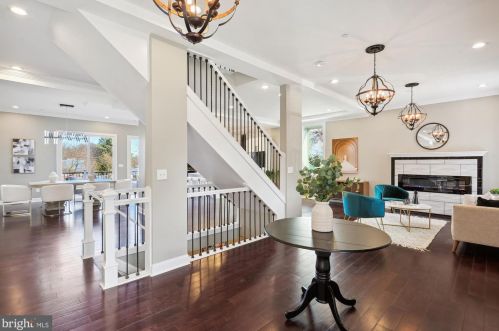 6615 Gude Ave, Silver Spring MD 20912-4827 exterior