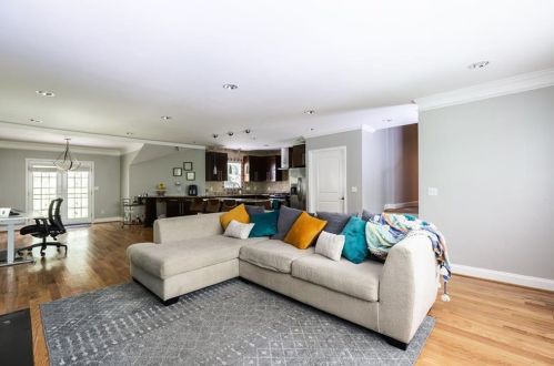 503 Collier Ridge Dr, Atlanta GA  30318-7205 exterior