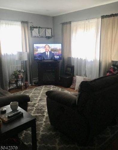 26 Green Rd, Dover, NJ 07803-2908