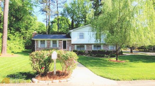 1236 Country Pine Dr, Ellenwood, GA 30294-2513