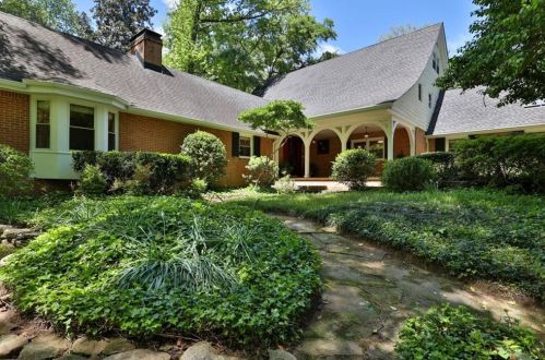 1630 Brandon Hall Dr, Atlanta GA  30350-3703 exterior