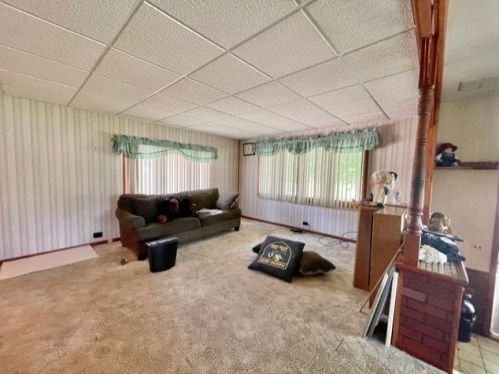 239 Locust St, Chebanse, IL 60922-2056