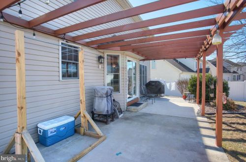 70 Pne Crk Dr, Carlisle PA  17013-9675 exterior